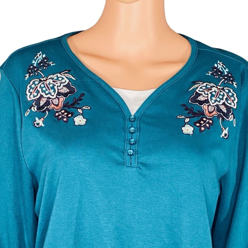 Blair Teal Embroidered Top 3-4 Sleeve Pullover Stretchy Womens Size Large - Picture 2 of 8